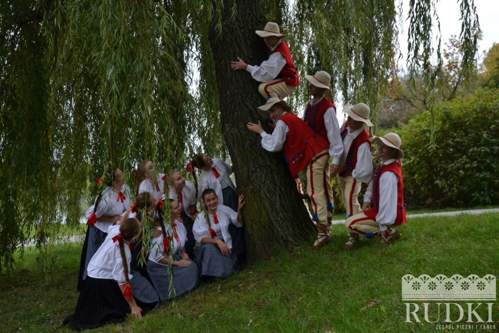 Spevácky a tanecný folklórny súbor RUDKI